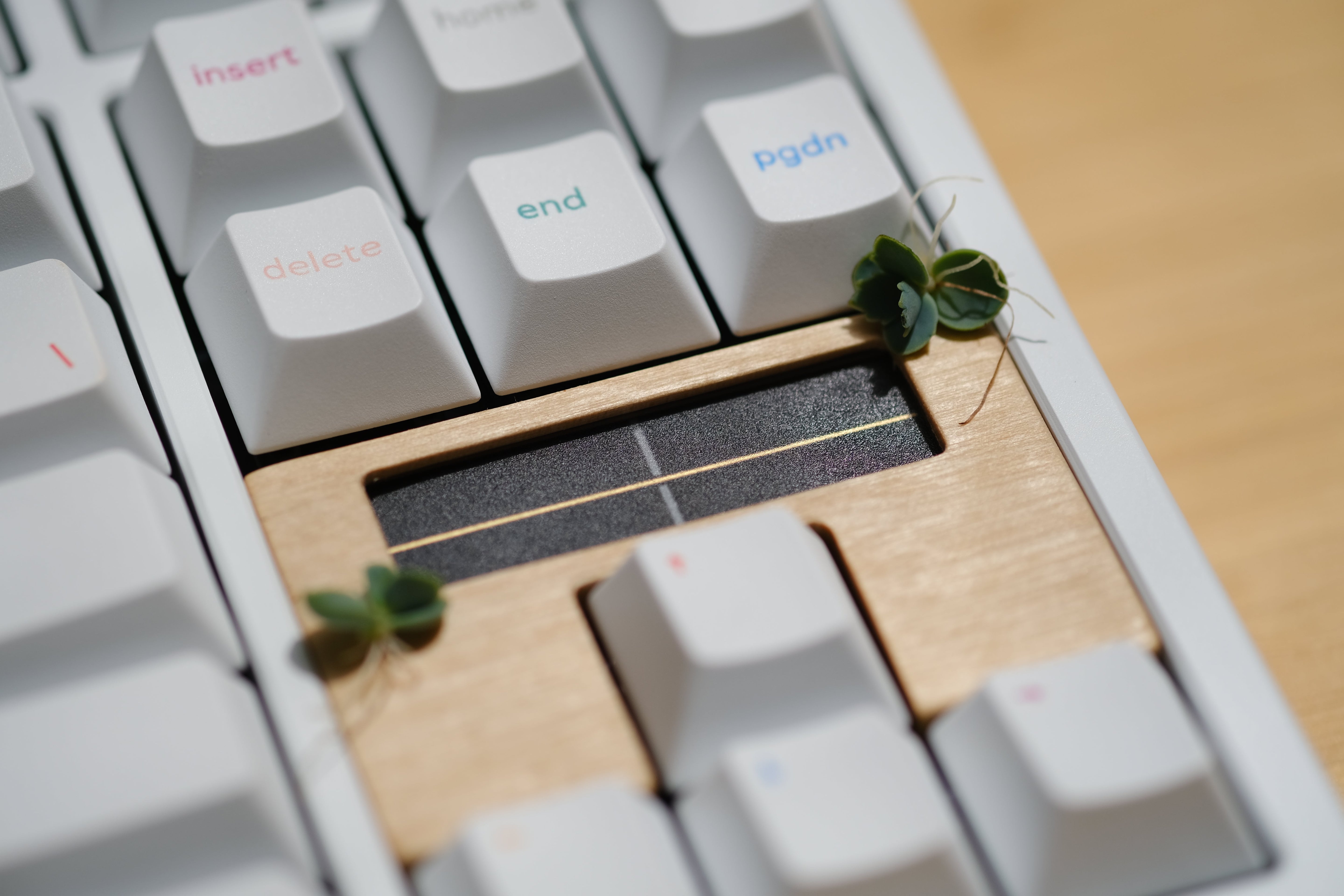 Soleil - A Beautiful Solar Powered Wireless TKL